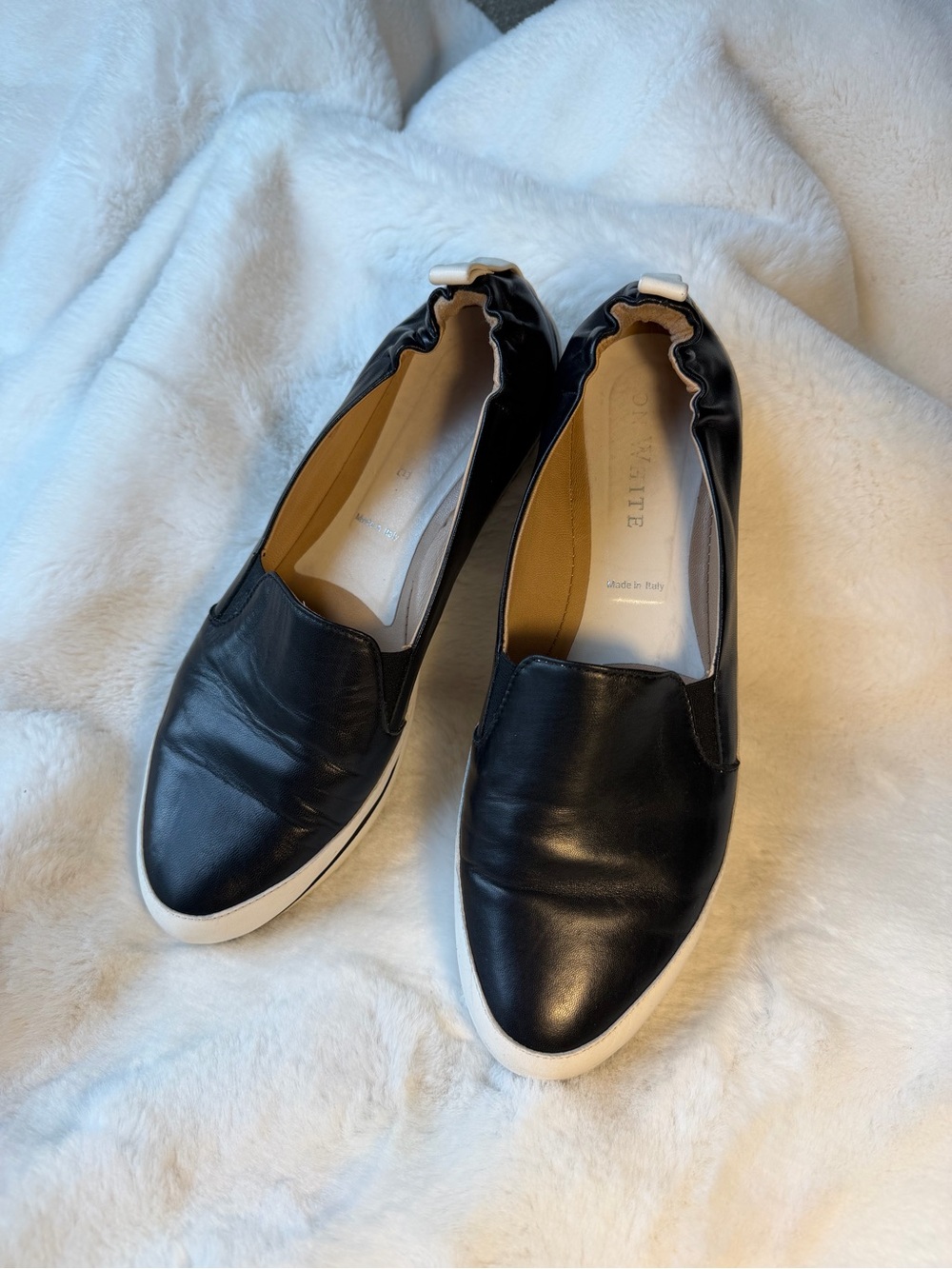 Ron White Slip-On Leather Sneakers in Black and White Size 9
